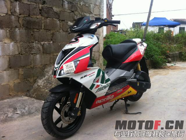 二冲精神 阿普利亚aprilia SR50 Alitalia意大利航