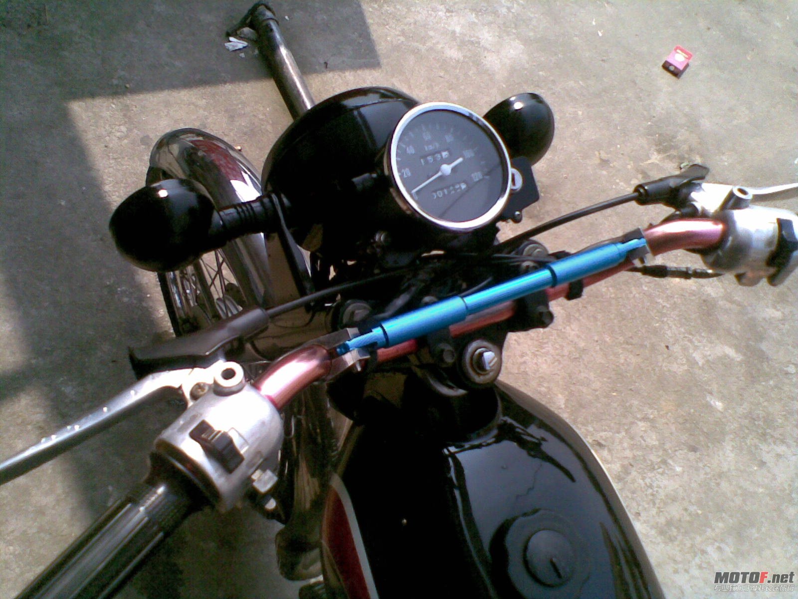 YB100