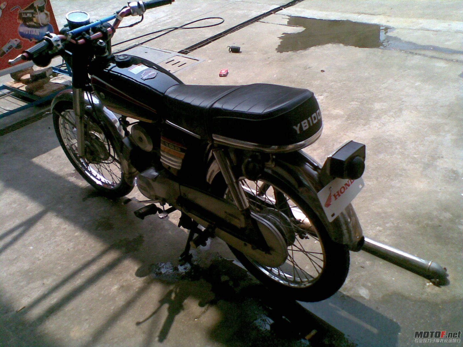 YB100