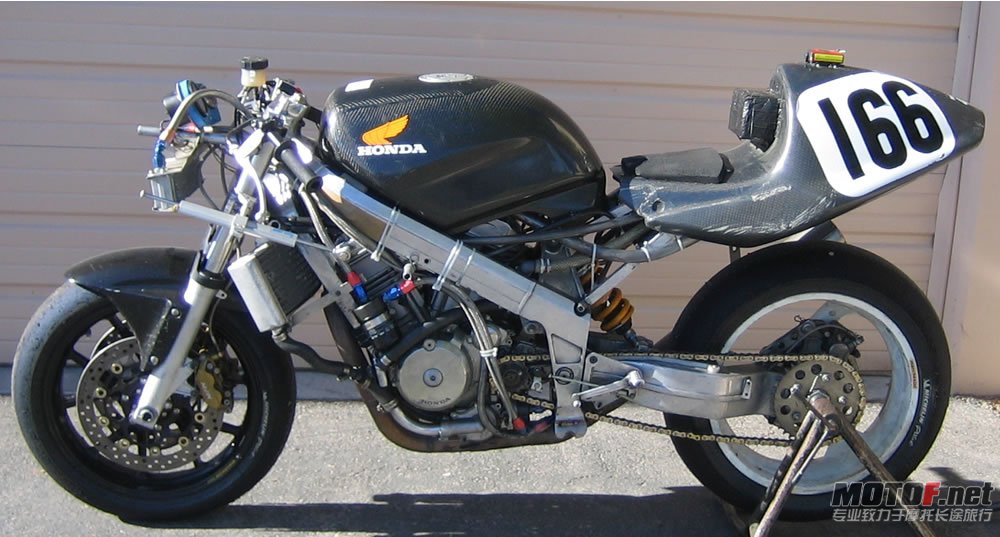 Race Bike left2.jpg