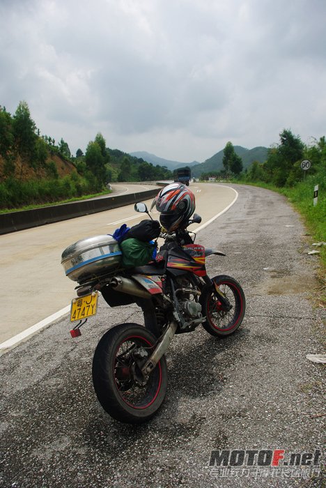鹤山至阳春的路况很好