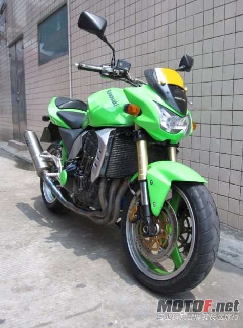 03Z1000