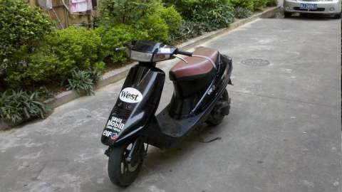 V100