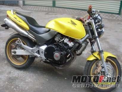 CB400