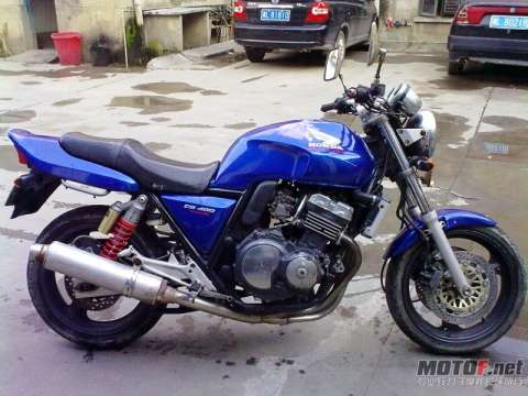 CB400