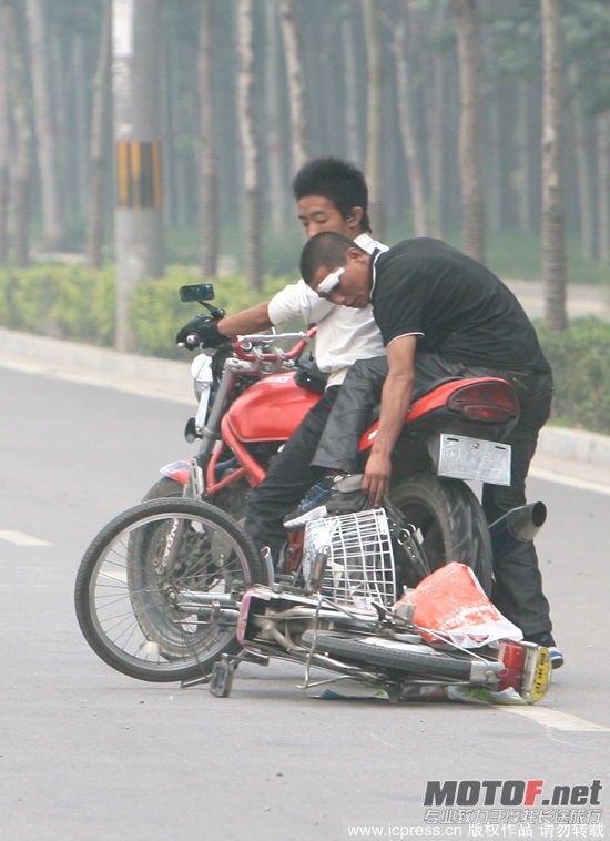 细看原来是‘土匪“