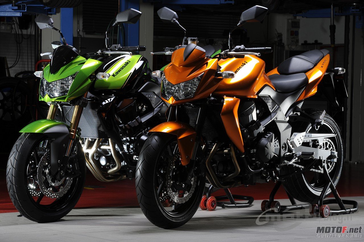 big_1Z750R_2011_a_13.jpg