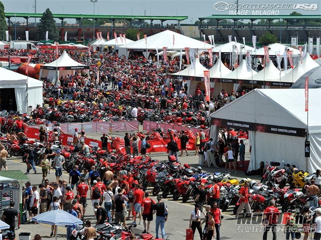 2010-wdw-paddock1.jpg