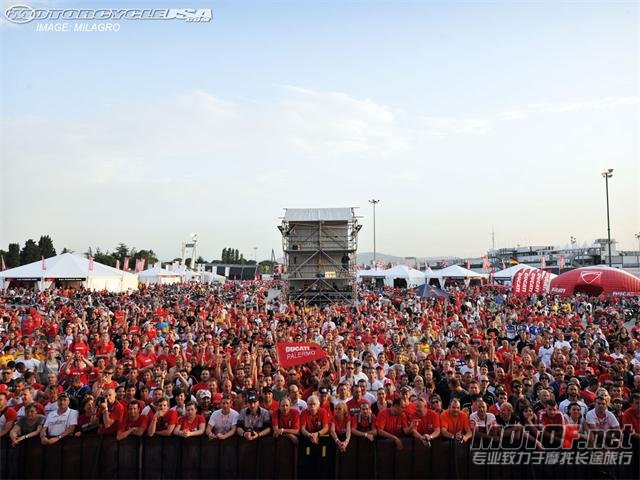 wdw_stageview.jpg
