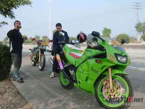 KAWASAKI   ZX-250RR