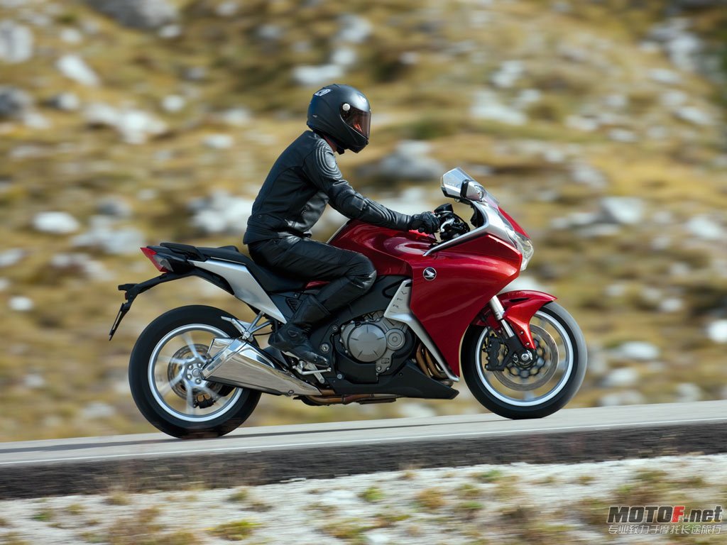 Honda_VFR1200F_2010_17_1024x768.jpg