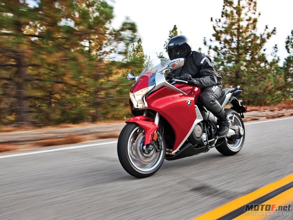 Honda_VFR1200F_2010_25_1024x768.jpg