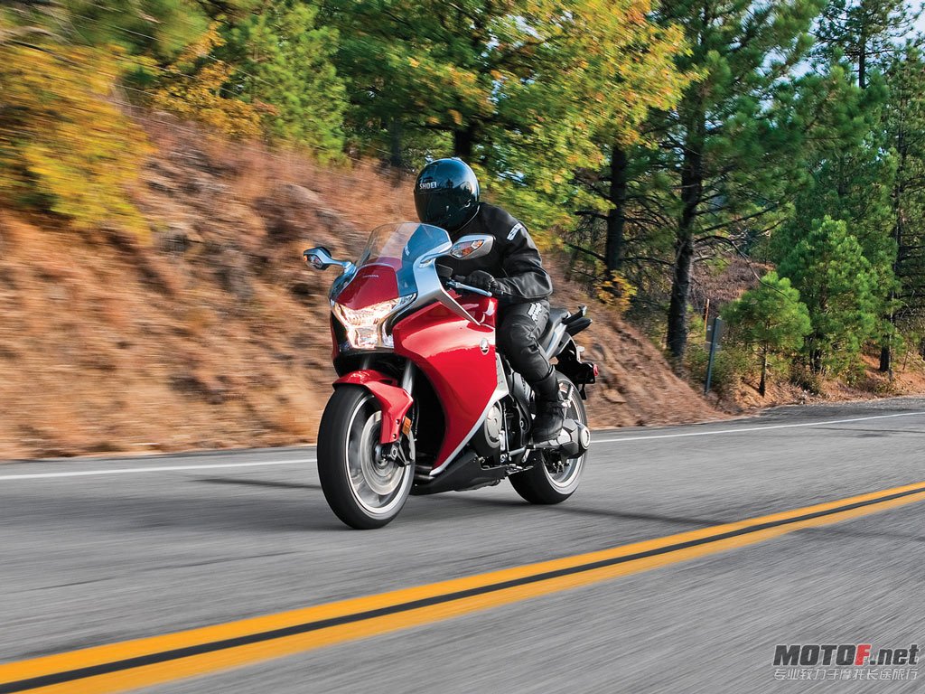 Honda_VFR1200F_2010_26_1024x768.jpg