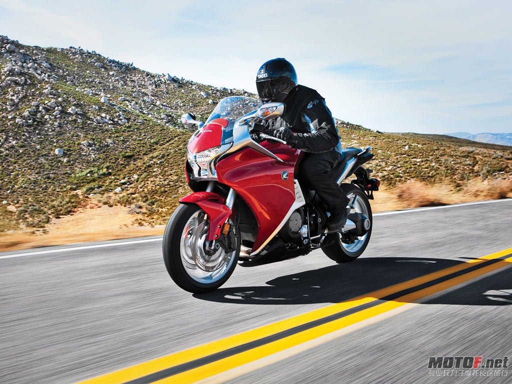 Honda_VFR1200F_2010_28_1024x768.jpg