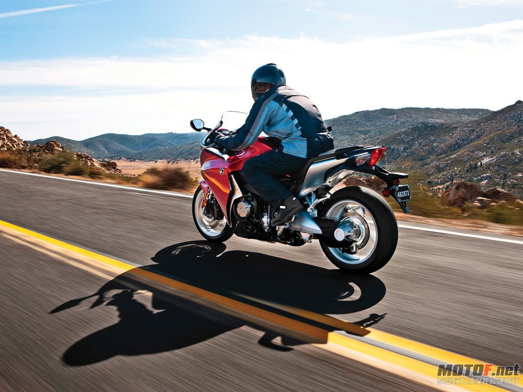 Honda_VFR1200F_2010_29_1024x768.jpg