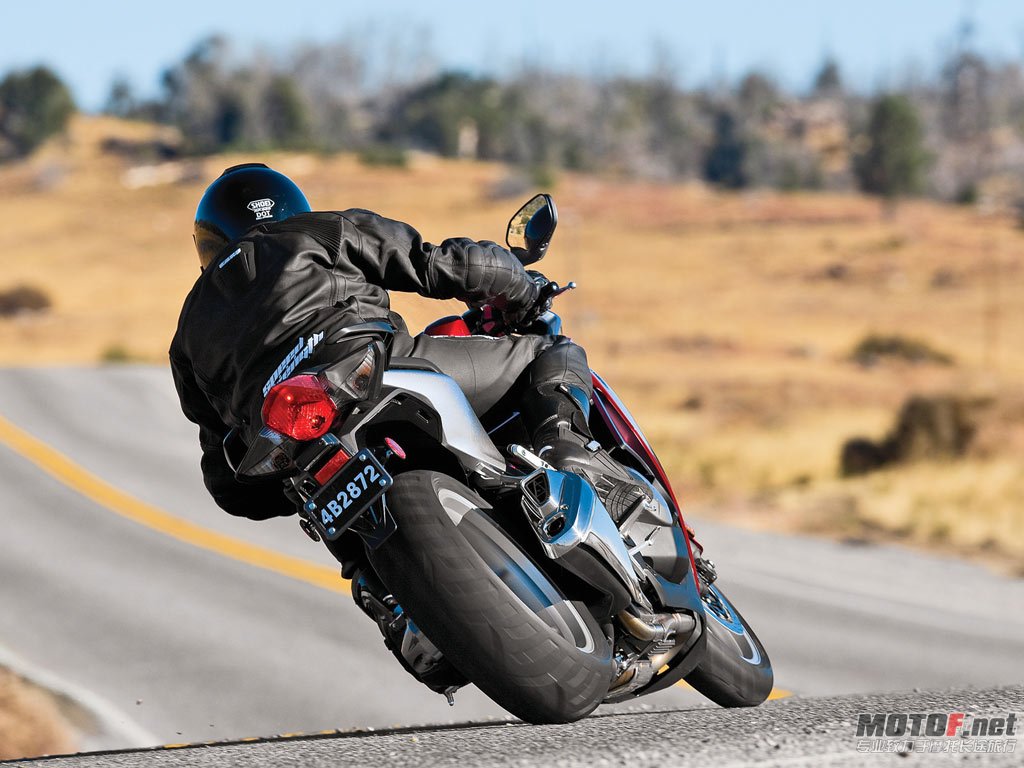 Honda_VFR1200F_2010_30_1024x768.jpg