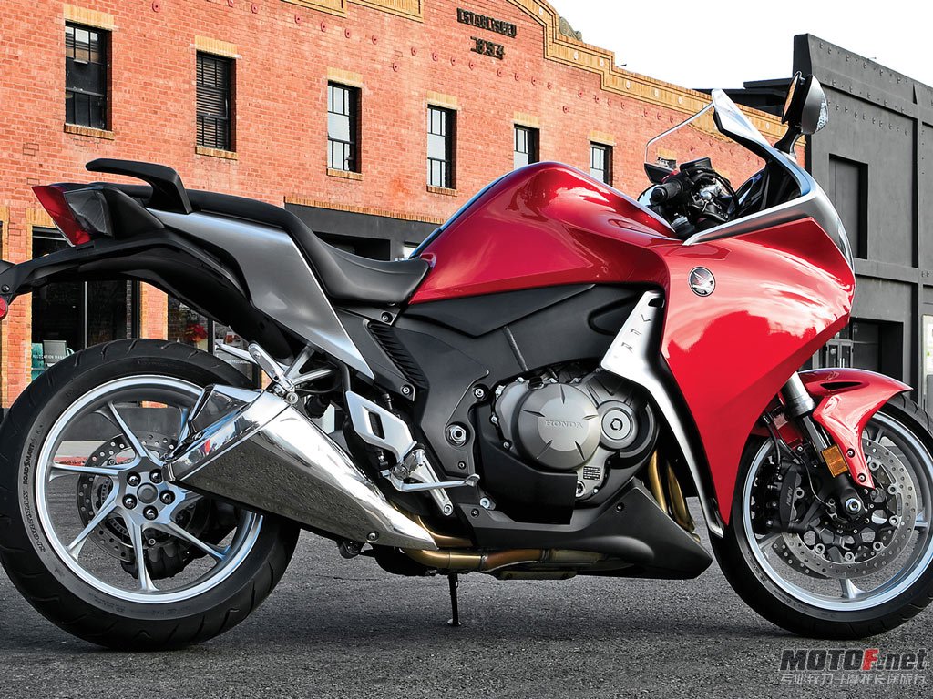 Honda_VFR1200F_2010_34_1024x768.jpg