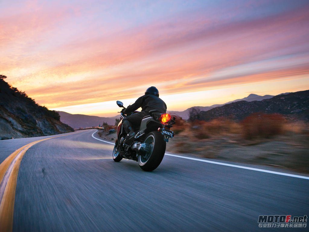 Honda_VFR1200F_2010_39_1024x768.jpg