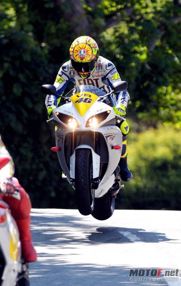 big_rossitouristtrophy200900.jpg