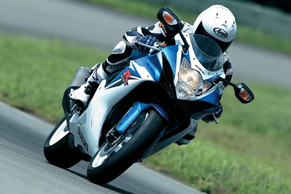 3suzuki_gsxr_600_2011_02.jpg