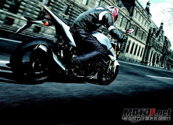 suzuki_gsr750_2011_04.jpg