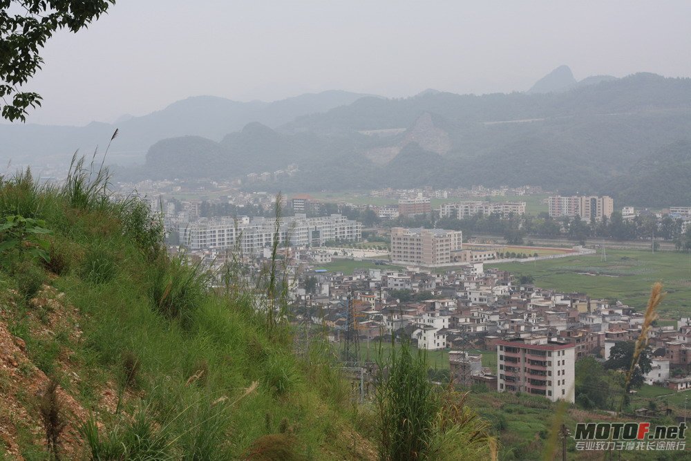 密集的连南市区