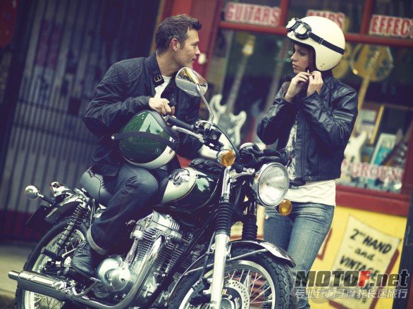 8kawasaki_W800_2011_18.jpg