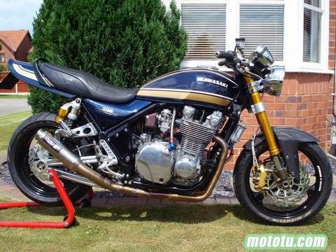 1252208079284158-Kawasaki-ZZR-1100---ZX11.jpg
