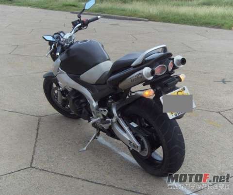 铃木GSR400