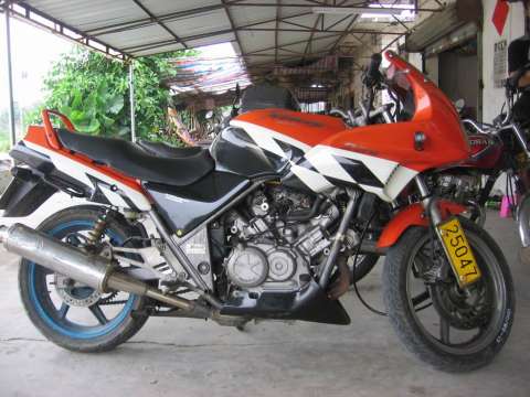 VT250 25V
