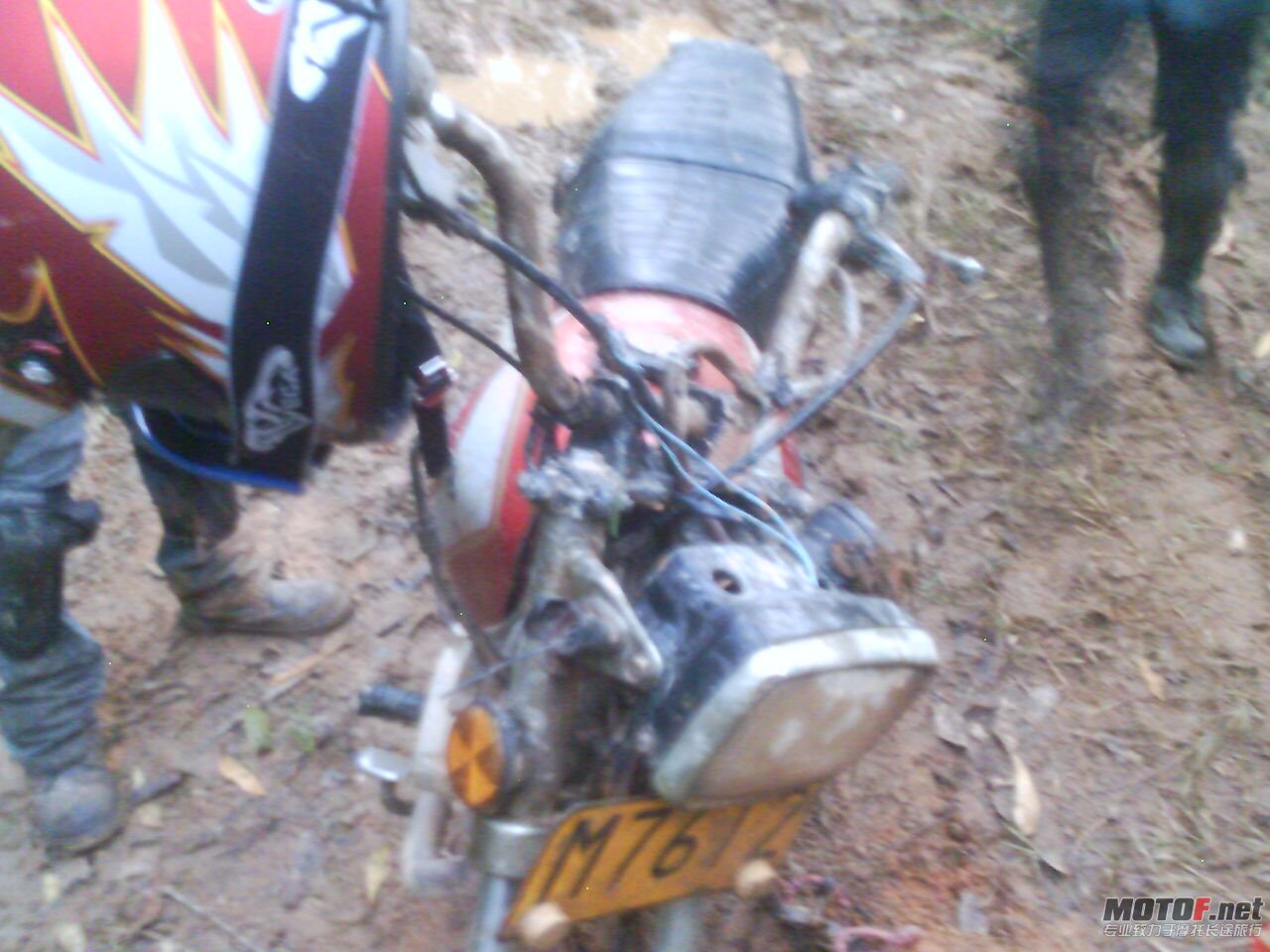 201010171755_00013.jpg