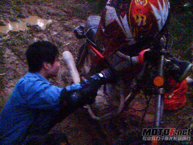 201010171753_00008.jpg