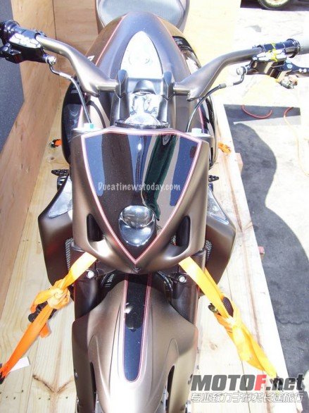 diavel_05.jpg