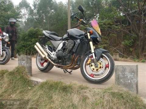 04 Z1000