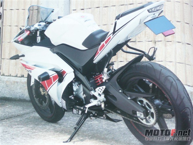 R125.jpg