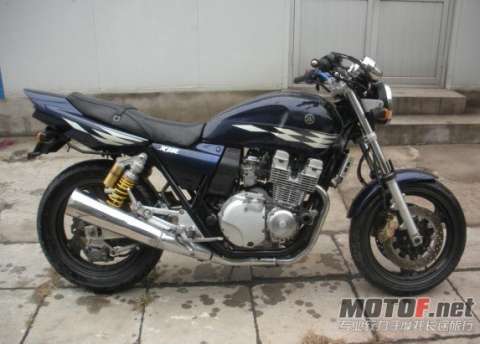 XJR400