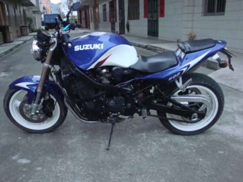 GSX600