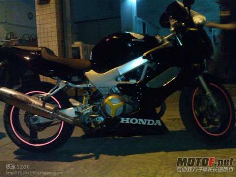 VTR1000