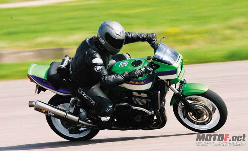 01162765@Kawasaki-ZRX1100.jpg