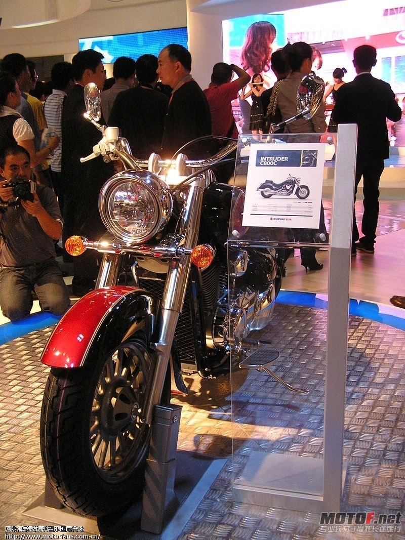 gLDr89yey9152.jpg