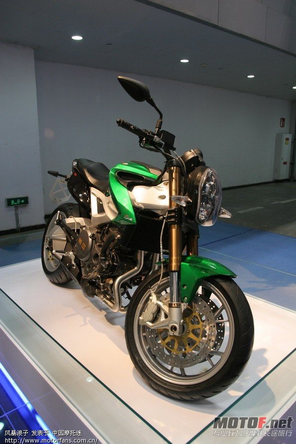 iw7pDQGki9183.jpg