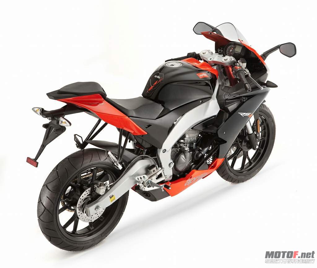 Aprilia RS4 11  2.jpg