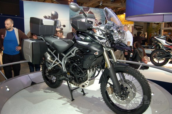 novita_triumph_eicma_2010_02.jpg