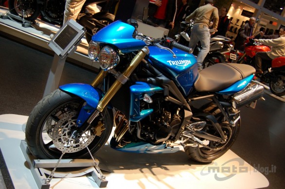 novita_triumph_eicma_2010_22.jpg