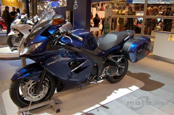 novita_triumph_eicma_2010_30.jpg