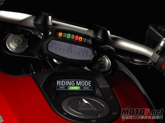 2011-Ducati-Diavel-official-5-635x475.jpg