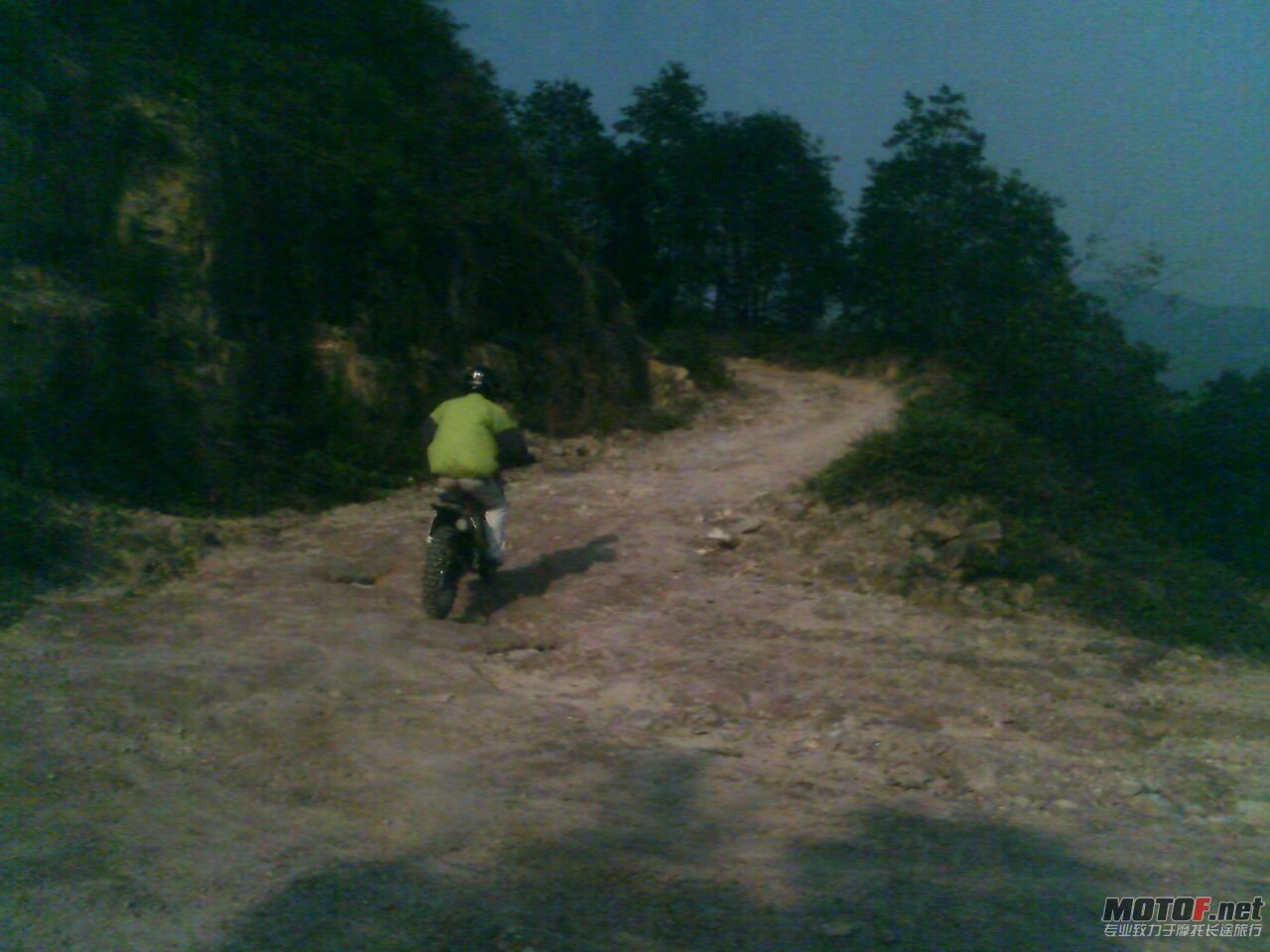 201011141530_00010.jpg