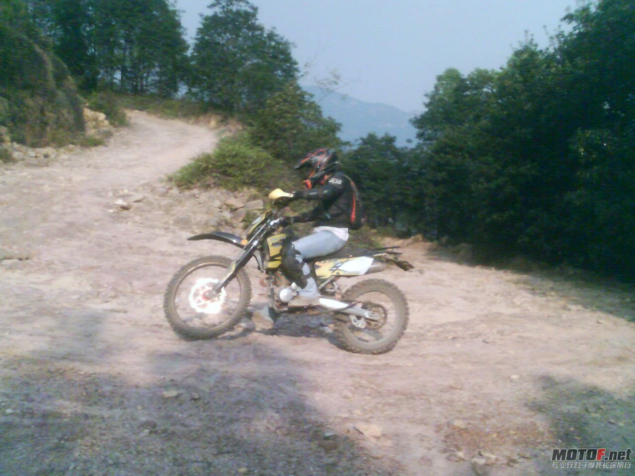 201011141530_00011.jpg