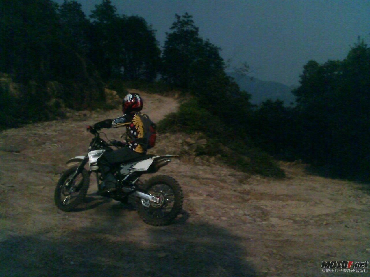 201011141531_00014.jpg