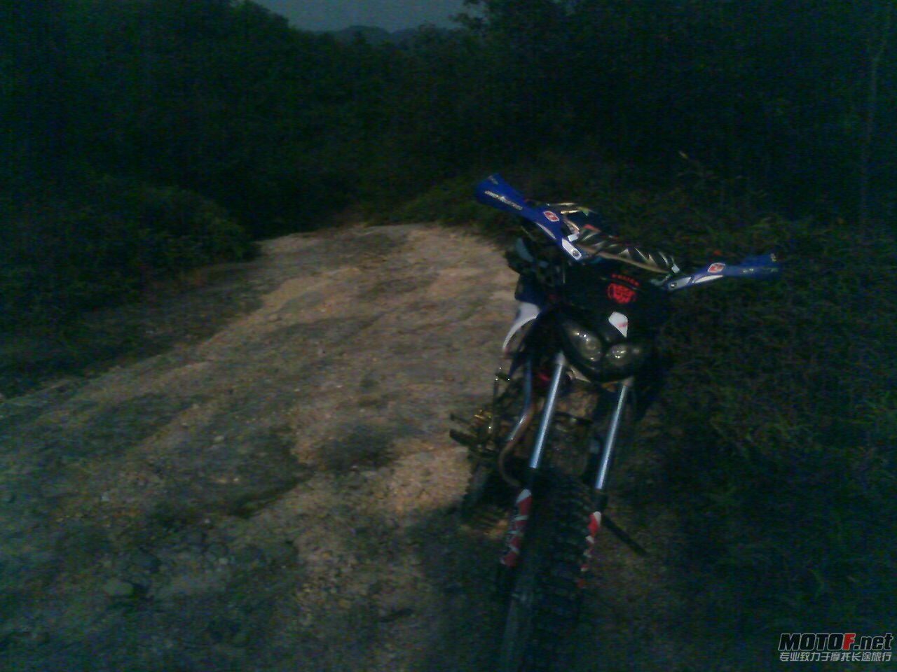 201011141539_00016.jpg